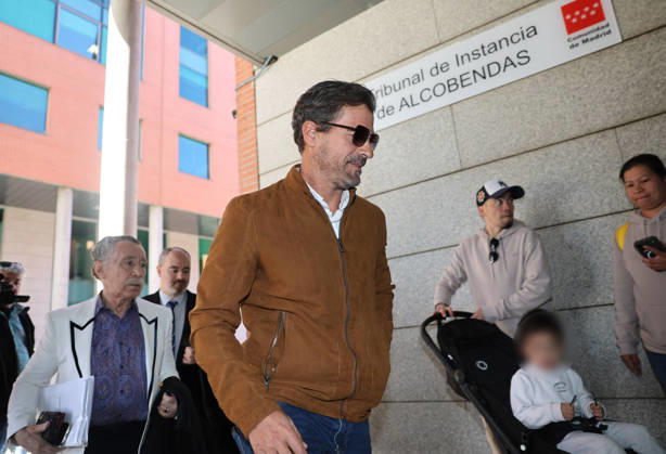 Trial of Silvia Bronchalo against Rodolfo Sancho for alleged harassment Rodolfo Sancho arrives at the court of Violence against Women number 1 of Alcobendas to testify as a defendant in the trial with Silvia Bronchalo for alleged harassment, April 16, 2026, in Madrid Spain Actor Rodolfo Sancho sits in court as a defendant for the whatsapp messages he sent to his ex-partner on February 5, 2024 JUDGMENTS VIOLENCE ON WOMEN TRIAL RODOLFO SANCHO SILVIA BRONCHALO 16 APRIL 2026 Jose Madrid Madrid Spain  Copyright: xJosÃ xRuizx 7445031