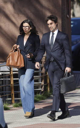 Trial of Silvia Bronchalo against Rodolfo Sancho for alleged harassment Silvia Bronchalo arrives at the court of Violence against Women number 1 of Alcobendas with her lawyer before her trial against Rodolfo Sancho for alleged harassment of the actor towards her, on April 16, 2026, in Madrid Spain Actor Rodolfo Sancho sits in court as a defendant for the whatsapp messages he sent to his ex-partner on February 5, 2024 JUDGMENTS VIOLENCE ON WOMEN TRIAL RODOLFO SANCHO SILVIA BRONCHALO 16 APRIL 2026 José Madrid Madrid Madrid Espana  Copyright: xJosÃ xRuizx 7445040