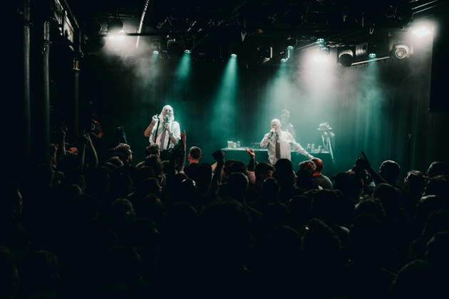 Pete & Bas live in Copenhagen, Denmark Copenhagen, Denmark. 15th, April 2026. The British hip hop duo Pete & Bas performs a live concert at Pumpehuset in Copenhagen. Denmark, Copenhagen  Copyright: xGonzalesxPhoto MathiasxKristensenx