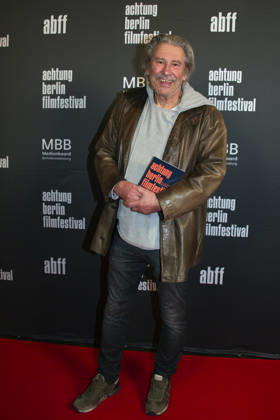 Mambo Maternica , Filmpremiere im Filmtheater Colosseum, Berlin, 15.04.2026 Michael Kind, MAMBO MATERNICA , Photo Call zur Premiere und Festival-Eröffnung, achtung berlin filmfestival, Colosseum, Berlin, 15.04.2026 Berlin Kino Colosseum Deutschland, germany Copyright: xChristianxBehringx