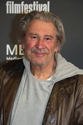 Mambo Maternica , Filmpremiere im Filmtheater Colosseum, Berlin, 15.04.2026 Michael Kind, MAMBO MATERNICA , Photo Call zur Premiere und Festival-Eröffnung, achtung berlin filmfestival, Colosseum, Berlin, 15.04.2026 Berlin Kino Colosseum Deutschland, germany Copyright: xChristianxBehringx