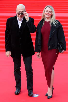 RUSSIA, MOSCOW - APRIL 16, 2026: Film director David Shneyderov poses with his wife Viktoria on the red carpet during a ceremony to open the 48th Moscow International Film Festival at the Rossiya Theatre Moscow Russia  - ZUMAt113 20260416_zaa_t113_511 Copyright: xValeryxSharifulinx