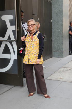 Amy Sedaris at ABC Studios New York NY April 16: Amy Sedaris is seen arriving at ABC Studios for a morning show appearance on April 16, 2026 in New York City. Credit Provider: Chris Gonzalez AdMedia EDITORIAL USE ONLY  Copyright: xx AdMediax admphotostwo982514