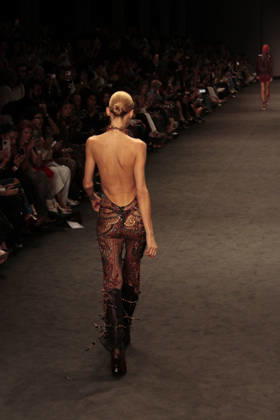 RIO DE JANEIRO, RJ - 16.04.2026: RIO FASHION WEEK 2026 - Fashion show by the brand HISHA, on the second day of Rio Fashion Week, at Pier Maua. x2926454x  CarlosxEliasxJunior