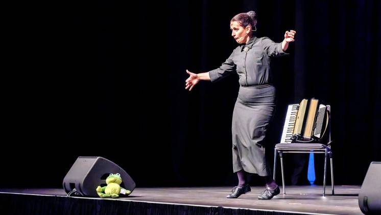 La Signora in Gelsenkirchen ** NUR FÜR REDAKTIONELLE ZWECKE ** EDITORIAL USE ONLY **<p>Die beliebte Kabarettistin Carmela De Feo alias La Signora tritt anlässlich ihres 20-jährigen Bühnenjubiläums mit neuem Programm in der Heilig-Kreuz-Kirche auf am Donnerstag, 16. April 2026 in Gelsenkirchen.¨ Deutschland NRW Gelsenkirchen Copyright: ChristophxWojtyczka