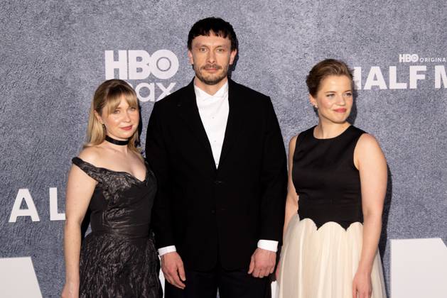 Julie Cullen, Richard Gadd, Alexandra Brodski at arrivals for HALF MAN Premiere, Regal Union Square, New York, NY, April 16, 2026. Photo By: Ryan Billings Everett Collection HALF MAN Premiere PUBLICATIONXNOTxINxCANxCHNxFRAxITAxJPNxNORxPOLxRUSxESPxUKxUSA