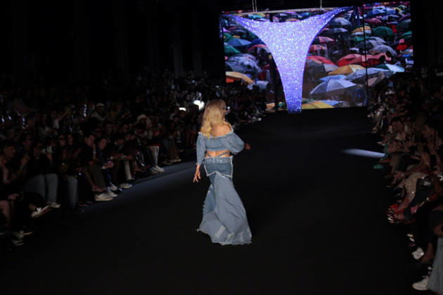 RIO DE JANEIRO, RJ - 16.04.2026: RIO FASHION WEEK 2026 - ElÃ Pinheiro walked the runway for Blue Man on the second day of Rio Fashion Week, at Pier Maua, Rio de Janeiro. x2926722x  CarlosxEliasxJunior