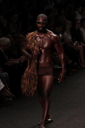 RIO DE JANEIRO, RJ - 16.04.2026: RIO FASHION WEEK 2026 - The Blue Man fashion show closed the second day of Rio Fashion Week at Pier Maua, Rio de Janeiro. x2926754x  CarlosxEliasxJunior