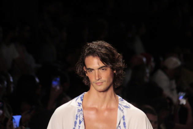 RIO DE JANEIRO, RJ - 16.04.2026: RIO FASHION WEEK 2026 - The Blue Man fashion show closed the second day of Rio Fashion Week at Pier Maua, Rio de Janeiro. x2926757x  CarlosxEliasxJunior