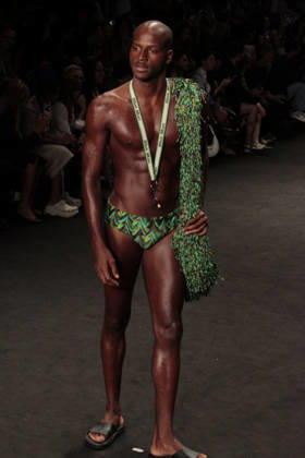 RIO DE JANEIRO, RJ - 16.04.2026: RIO FASHION WEEK 2026 - The Blue Man fashion show closed the second day of Rio Fashion Week at Pier Maua, Rio de Janeiro. x2926791x  CarlosxEliasxJunior