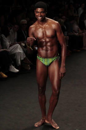 RIO DE JANEIRO, RJ - 16.04.2026: RIO FASHION WEEK 2026 - The Blue Man fashion show closed the second day of Rio Fashion Week at Pier Maua, Rio de Janeiro. x2926815x  CarlosxEliasxJunior