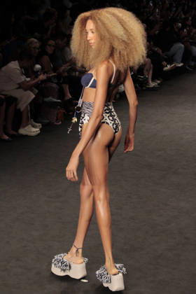 RIO DE JANEIRO, RJ - 16.04.2026: RIO FASHION WEEK 2026 - The Blue Man fashion show closed the second day of Rio Fashion Week at Pier Maua, Rio de Janeiro. x2926821x  CarlosxEliasxJunior