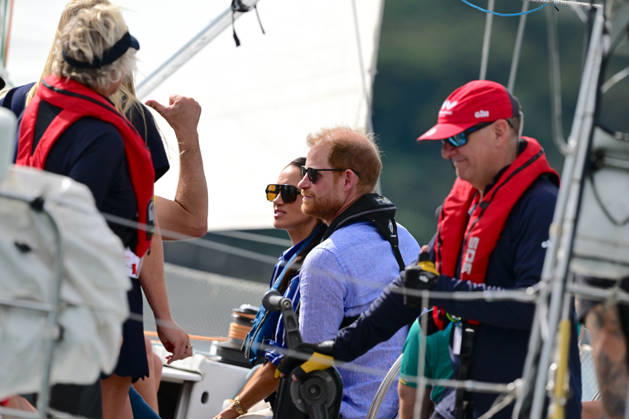 HARRY AND MEGHAN AUSTRALIA VISIT, Prince Harry and Meghan, the Duke and Duchess of Sussex on a tour of Sydney Harbour with Invictus Australia during a visit to Australia, Sydney, Friday, April 17, 2026. ( NO ARCHIVING SYDNEY NEW SOUTH WALES AUSTRALIA  Copyright: xDEANxLEWINSx 20260417155520305247