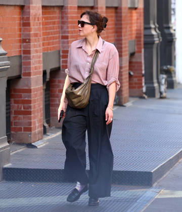 Maggie Gyllenhaal Out - NYC Actress Maggie Gyllenhaal is shopping with style in Soho, New York on April 16, 2026. Photo by Dylan Travis ABACAPRESS.COM New York City NY United States  Copyright: xDylanxTravis ABACAx