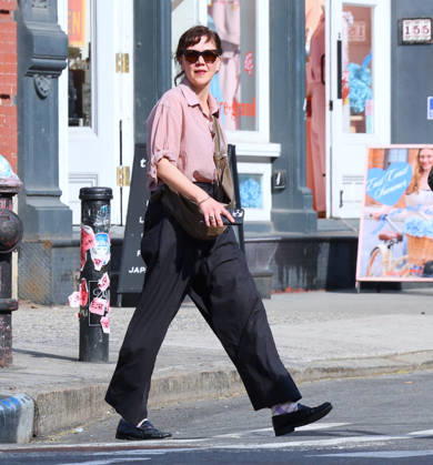Maggie Gyllenhaal Out - NYC Actress Maggie Gyllenhaal is shopping with style in Soho, New York on April 16, 2026. Photo by Dylan Travis ABACAPRESS.COM New York City NY United States  Copyright: xDylanxTravis ABACAx