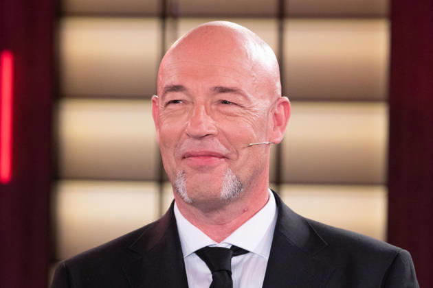 Saenger DER GRAF (Unheilig), Portraet, Portrait, Porträt, Einzelbild, angeschnittenes Einzelmotiv, zu Gast in der Sendung ,,Koelner Treff,, im WDR Fernsehen, 16.04.2026.