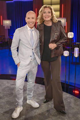 Michael Begasse und Bettina Tietjen bei der Aufzeichnung der WDR-Talkshow Kölner Treff im WDR Studio BS 3. Köln, 16.04.2026