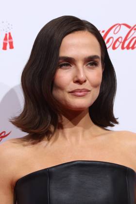 Zoey Deutch at arrivals for CinemaCon 2026 Big Screen Achievement Awards, OMNIA Nightclub, The Dolby Colosseum, Caesars Palace, Las Vegas, NV, April 16, 2026. Photo By: JA Everett Collection CinemaCon 2026 Big Screen Achievement Awards PUBLICATIONXNOTxINxCANxCHNxFRAxITAxJPNxNORxPOLxRUSxESPxUKxUSA