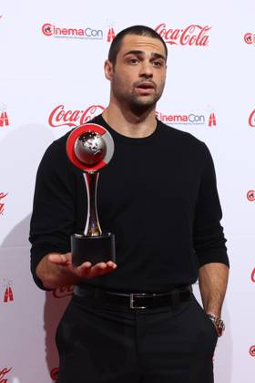 Noah Centineo at arrivals for CinemaCon 2026 Big Screen Achievement Awards, OMNIA Nightclub, The Dolby Colosseum, Caesars Palace, Las Vegas, NV, April 16, 2026. Photo By: JA Everett Collection CinemaCon 2026 Big Screen Achievement Awards PUBLICATIONXNOTxINxCANxCHNxFRAxITAxJPNxNORxPOLxRUSxESPxUKxUSA