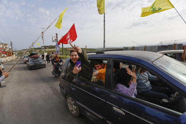 April 17, 2026, Zahrani, Zahrani District, lebanon: Vehicles carrying displaced lebanese travel along the highway linking Sidon to southern Lebanon, heading back to their towns north and south of the Litani River following the ceasefire. Zahrani lebanon - ZUMAb339 20260417_znp_b339_006 Copyright: xAbdulxKaderxAlxBayx
