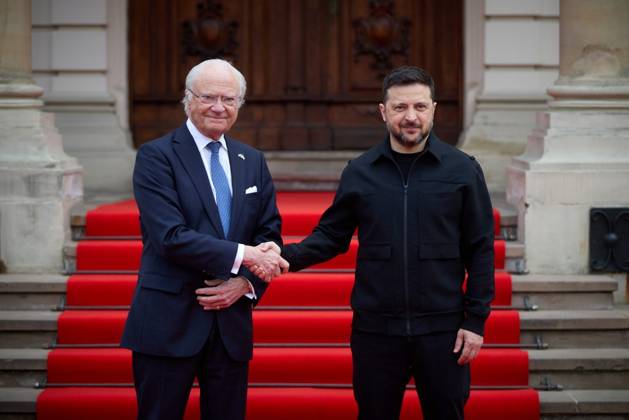 Ukrainian President Volodymyr Zelenskyy meets with King Carl XVI Gustaf of Sweden to discuss current developments in Lviv Ukrainian President Volodymyr Zelenskyy meets with King Carl XVI Gustaf of Sweden to discuss current developments in Lviv, Sweden, April 17, 2026. Photo by PRESIDENT OF UKRAINE apaimages Ukraine Ukraine Ukraine 170426_Sweden_UPO_00(15).jpeg Copyright: xapaimagesxPRESIDENTxOFxUKRAINEx xapaimagesx