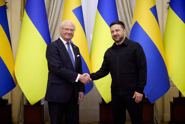 Ukrainian President Volodymyr Zelenskyy meets with King Carl XVI Gustaf of Sweden to discuss current developments in Lviv Ukrainian President Volodymyr Zelenskyy meets with King Carl XVI Gustaf of Sweden to discuss current developments in Lviv, Sweden, April 17, 2026. Photo by PRESIDENT OF UKRAINE apaimages Ukraine Ukraine Ukraine 170426_Sweden_UPO_00(9).jpeg Copyright: xapaimagesxPRESIDENTxOFxUKRAINEx xapaimagesx