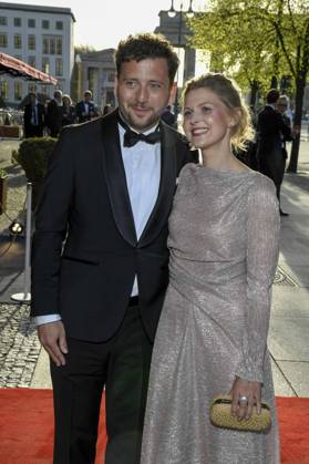 ABB PRESSEBALL-Felix Banaszak mit Begleitung Frau ,Bundesvorsitzender von Buendnis 90 Die Gruenen, zu Gast auf dem 73.Bundespresseball im Hotel Adlon Kempinski am 17.04.2026 in Berlin