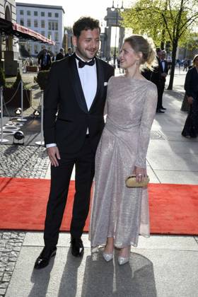ABB PRESSEBALL-Felix Banaszak mit Begleitung Frau ,Bundesvorsitzender von Buendnis 90 Die Gruenen, zu Gast auf dem 73.Bundespresseball im Hotel Adlon Kempinski am 17.04.2026 in Berlin