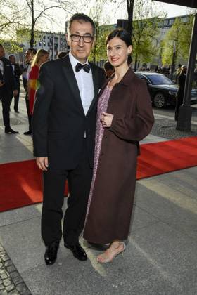 ABB PRESSEBALL- Cem Ozdemir mit Frau Flavia Buendnis 90 Die Gruenen Zaka zu Gast auf dem73.Bundespresseball im Hotel Adlon Kempinski am 17.04.2026 in Berlin