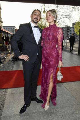 ABB PRESSEBALL-Eko Fresh mit Ehefrau Sarah Bora zu Gast auf dem 73.Bundespresseball im Hotel Adlon Kempinski am 17.04.2026 in Berlin