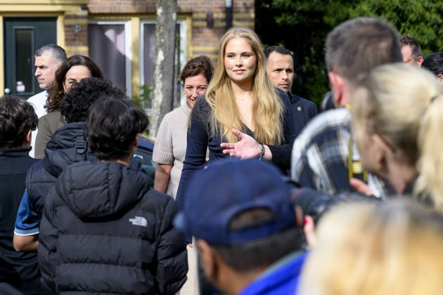 Amsterdam, The Netherlands, 2026-04-17 16:49:50 AMSTERDAM, 17-04-2026, Amsterdam-Noord Princess of Orange - Princess Amalia is visiting Amsterdam at the invitation of Mayor Halsema. The visit follows an earlier meeting with Amsterdammers at the Mayor s official residence. During the two-day visit, the Princess will become better acquainted with various sectors and be briefed on current topics such as science, sports, culture, housing, and social cohesion. PHOTO: NLBeeld Patrick van Emst In the photo: In Amsterdam-Noord, Princess Amalia visits a community center where, during a tour, she attends a cooking class for children and engages in conversation with new residents and people who have lived in Noord for a longer time. Credit: NL Beeld Copyright: xx x