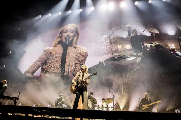 Tina Dickow live in Copenhagen, Denmark Copenhagen, Denmark. 17th, April 2026. The Danish singer and songwriter er Tina Dickow performs a live concert at Royal Arena in Copenhagen. Denmark, Copenhagen  Copyright: xGonzalesxPhoto LassexLagonix