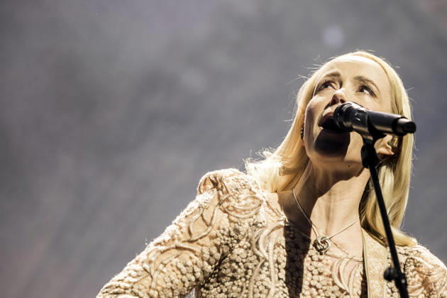 Tina Dickow live in Copenhagen, Denmark Copenhagen, Denmark. 17th, April 2026. The Danish singer and songwriter er Tina Dickow performs a live concert at Royal Arena in Copenhagen. Denmark, Copenhagen  Copyright: xGonzalesxPhoto LassexLagonix