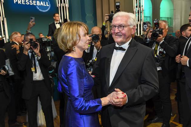 ABB PRESSEBALL- Bundespraesident Frank-Walter Steinmeier beim tanzen mit seiner Frau Elke Buedenbender zu Gast auf dem 73.Bundespresseball im Hotel Adlon Kempinski am 17.04.2026 in Berlin