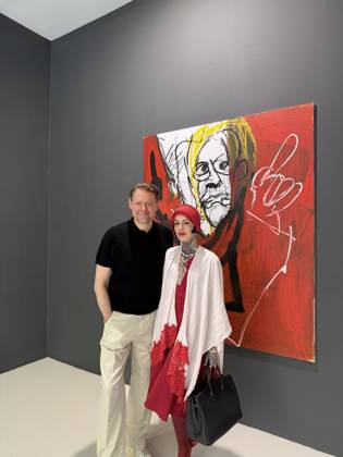 Max Giermann und Sarah Settgast bei der Vernissage Figuring Out in der janinebeangallery. Berlin, 17.04.2026 Copyright: xMatthiasxWehnertx