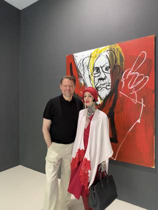 Max Giermann und Sarah Settgast bei der Vernissage Figuring Out in der janinebeangallery. Berlin, 17.04.2026 Copyright: xMatthiasxWehnertx