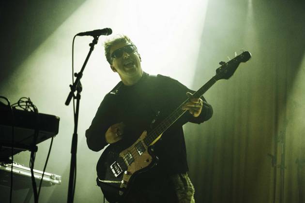 Konzert von GANS in Berlin Konzert der britischen Post-Punk-Band GANS am 17.04.2026 im Berliner Huxleys Neue Welt. Hier im Bild Thomas Rhodes., Berlin Berlin Deutschland Neukölln