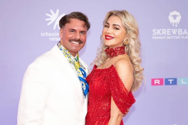 Die Reality Awards 2026. Sascha Schmitz mit Ehefrau Sandra Czok bei der Verleihung der RTL+ Reality Awards 2026 im Maritim Hotel Bonn am 16.04.2026. Bonn Maritim Hotel Nordrhein-Westfalen