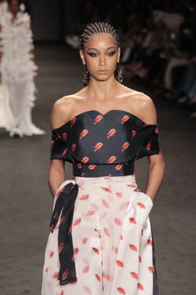 RIO DE JANEIRO, RJ - 17.04.2026: RIO FASHION WEEK 2026 - Fashion show by the brand Apartamento 03 on the third day of Rio Fashion Week 2026, at Pier Maua, Rio de Janeiro. x2927266x  CarlosxEliasxJunior