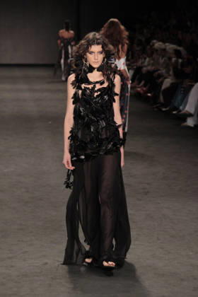 RIO DE JANEIRO, RJ - 17.04.2026: RIO FASHION WEEK 2026 - Fashion show by the brand Apartamento 03 on the third day of Rio Fashion Week 2026, at Pier Maua, Rio de Janeiro. x2927269x  CarlosxEliasxJunior