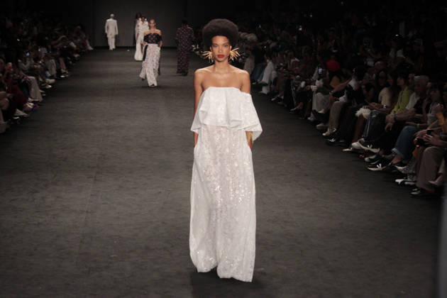 RIO DE JANEIRO, RJ - 17.04.2026: RIO FASHION WEEK 2026 - Fashion show by the brand Apartamento 03 on the third day of Rio Fashion Week 2026, at Pier Maua, Rio de Janeiro. x2927282x  CarlosxEliasxJunior