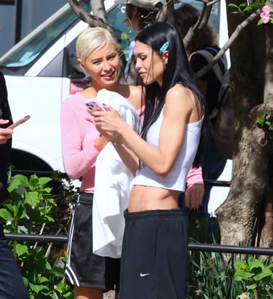 Amelia Gray and Iris Law during a photoshoot in New York Models Amelia Gray Hamlin and Iris Law are doing a photoshoot of DKNY in Tribeca, New York on April 17, 2026. Photo by Dylan Travis ABACAPRESS.COM New York NY  Copyright: xDylanxTravis ABACAx