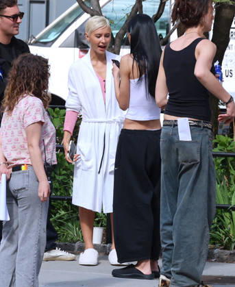Amelia Gray and Iris Law during a photoshoot in New York Models Amelia Gray Hamlin and Iris Law are doing a photoshoot of DKNY in Tribeca, New York on April 17, 2026. Photo by Dylan Travis ABACAPRESS.COM New York NY  Copyright: xDylanxTravis ABACAx