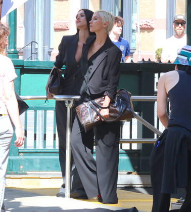 Amelia Gray and Iris Law during a photoshoot in New York Models Amelia Gray Hamlin and Iris Law are doing a photoshoot of DKNY in Tribeca, New York on April 17, 2026. Photo by Dylan Travis ABACAPRESS.COM New York NY  Copyright: xDylanxTravis ABACAx