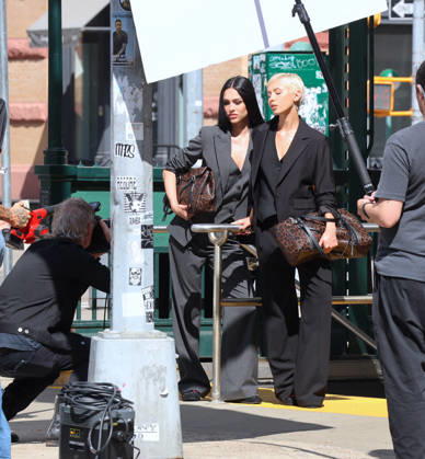 Amelia Gray and Iris Law during a photoshoot in New York Models Amelia Gray Hamlin and Iris Law are doing a photoshoot of DKNY in Tribeca, New York on April 17, 2026. Photo by Dylan Travis ABACAPRESS.COM New York NY  Copyright: xDylanxTravis ABACAx