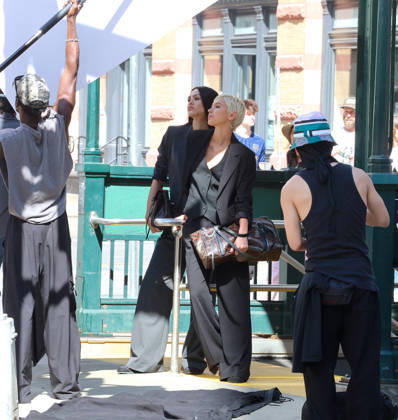 Amelia Gray and Iris Law during a photoshoot in New York Models Amelia Gray Hamlin and Iris Law are doing a photoshoot of DKNY in Tribeca, New York on April 17, 2026. Photo by Dylan Travis ABACAPRESS.COM New York NY  Copyright: xDylanxTravis ABACAx