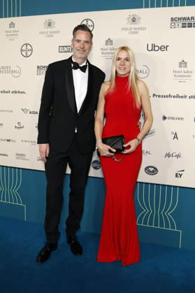 Christian Dürr mit Ehefrau Jennifer beim 73. Bundespresseball 2026 im Hotel Adlon Kempinski. Berlin, 17.04.2026