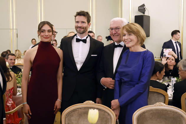 Arne Friedrich, Frank-Walter Steinmeier und Elke Büdenbender beim 73. Bundespresseball 2026 im Hotel Adlon Kempinski. Berlin, 17.04.2026