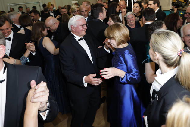 Frank-Walter Steinmeier mit Ehefrau Elke Büdenbender beim 73. Bundespresseball 2026 im Hotel Adlon Kempinski. Berlin, 17.04.2026