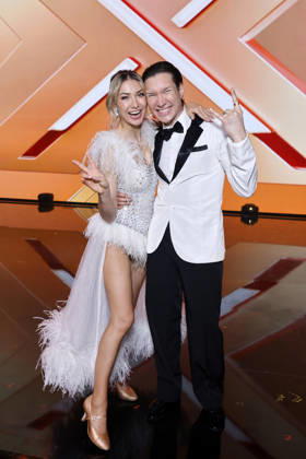 Sängerin Anna-Carina Woitschack und Tänzer Evgeny Vinokurov bei der sechsten Tanzshow der 19. Staffel der RTL-Tanzshow Lets Dance im Coloneum. Köln, 17.04.2026 NRW Deutschland Copyright: xChristophxHardtx